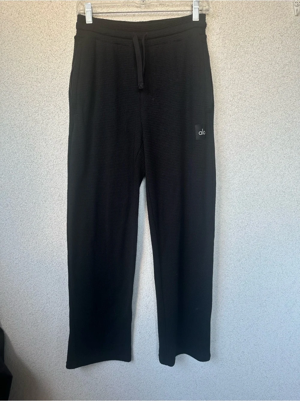 Alo Waffle Weekend Escape Jogger - Black